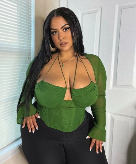 uilanibabe porn model archive