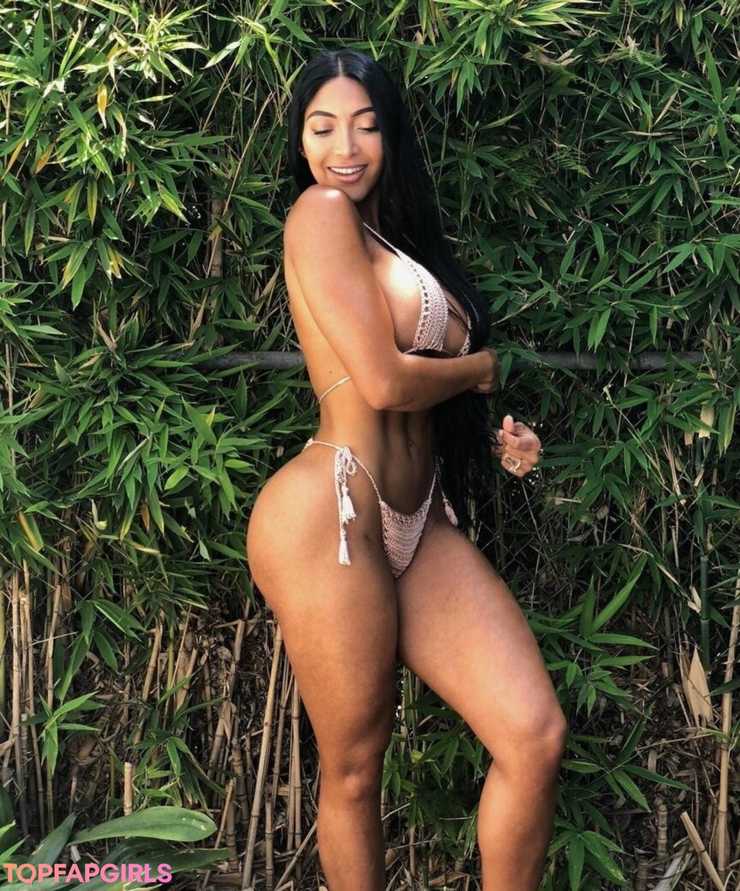 curvy muscle onlyfans sexy galleries
