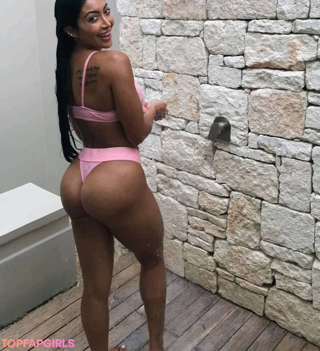 cum feet onlyfans pretty photo