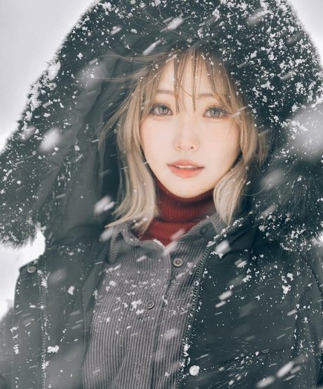 Ely Cosplay erotic actress gallery