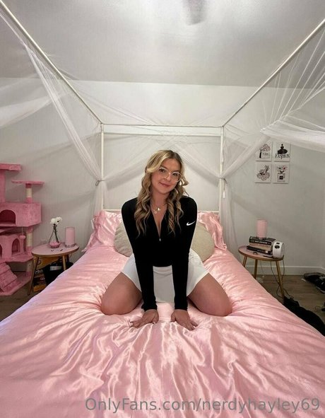 nerdyhayley69 pornographic model archive