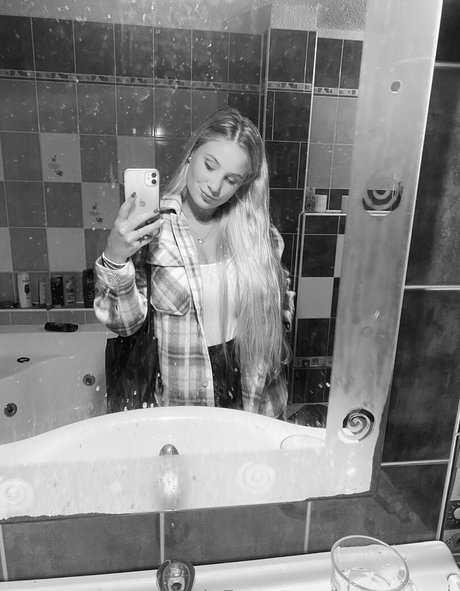 blonde midget onlyfans free sexy photos