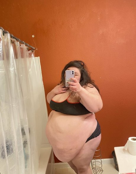 thicksadworld pretty actress pictures