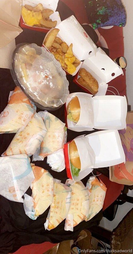 thicksadworld art model photos