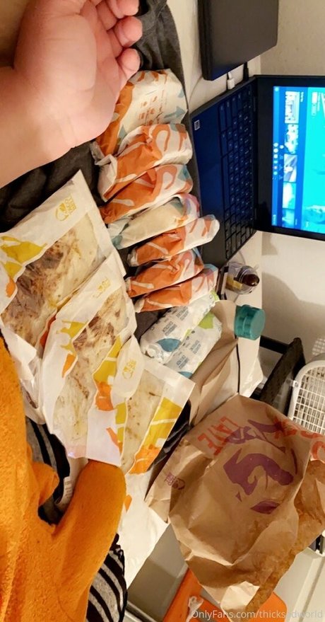 thicksadworld model hd photos