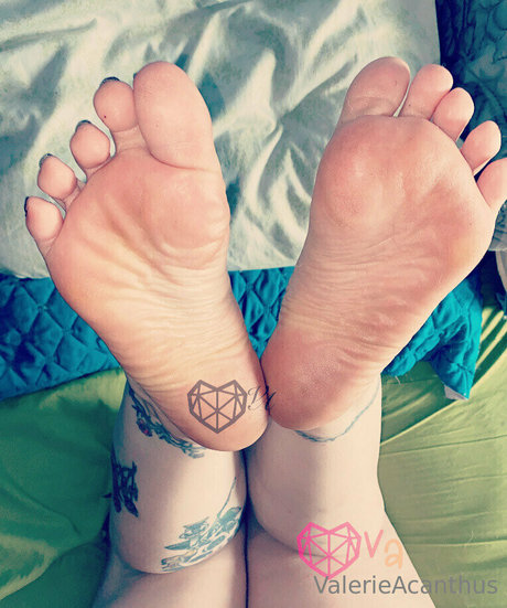 skinny brunette onlyfans hot pics