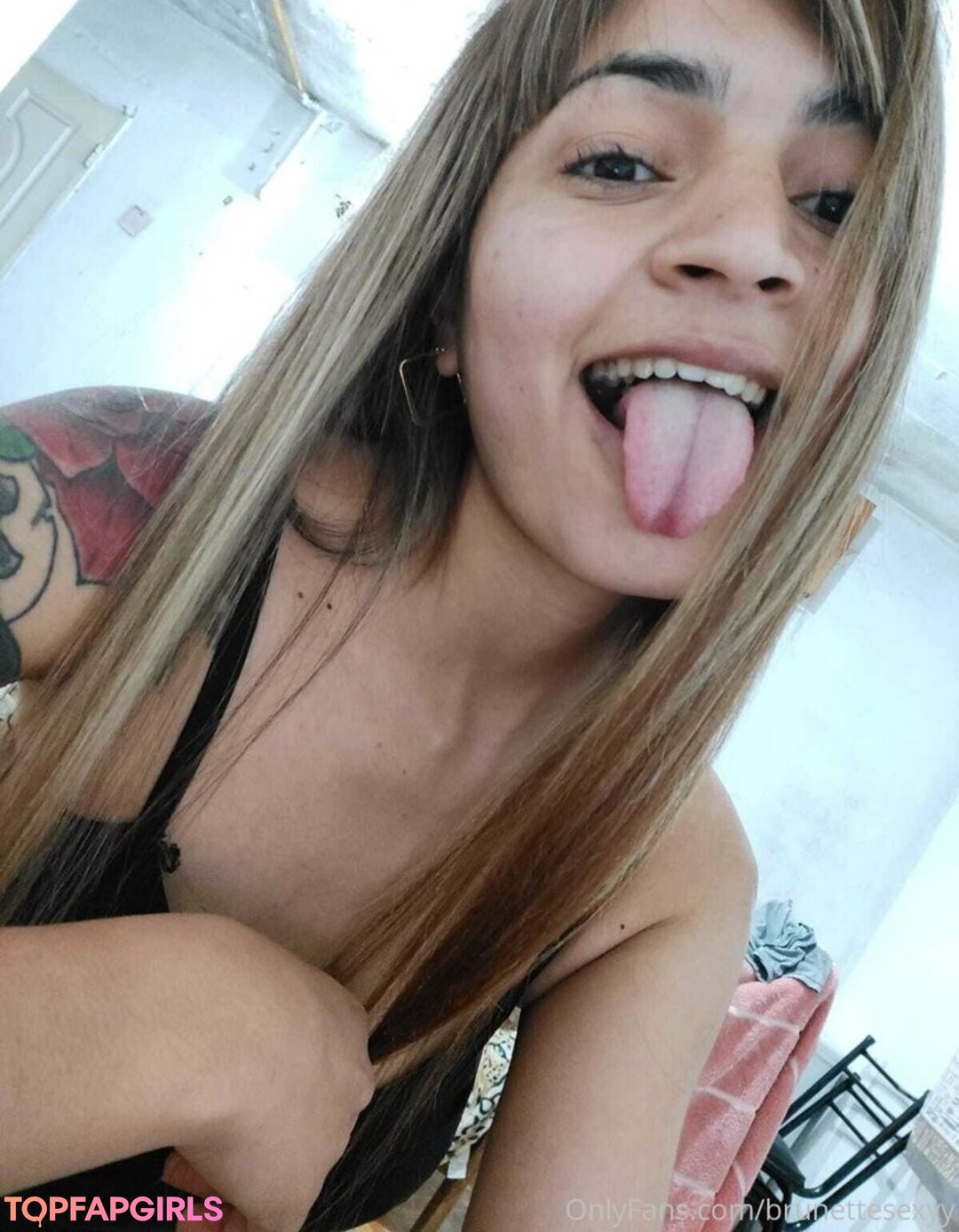 brunettesexyy pornstar nude pic