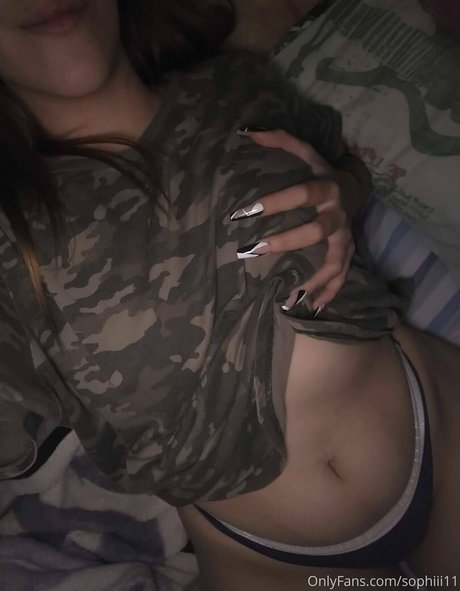 ssophhie model nude photo