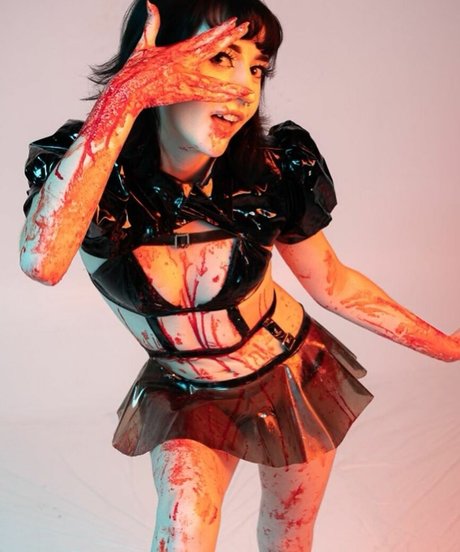 Exotiiac pornographic model pic