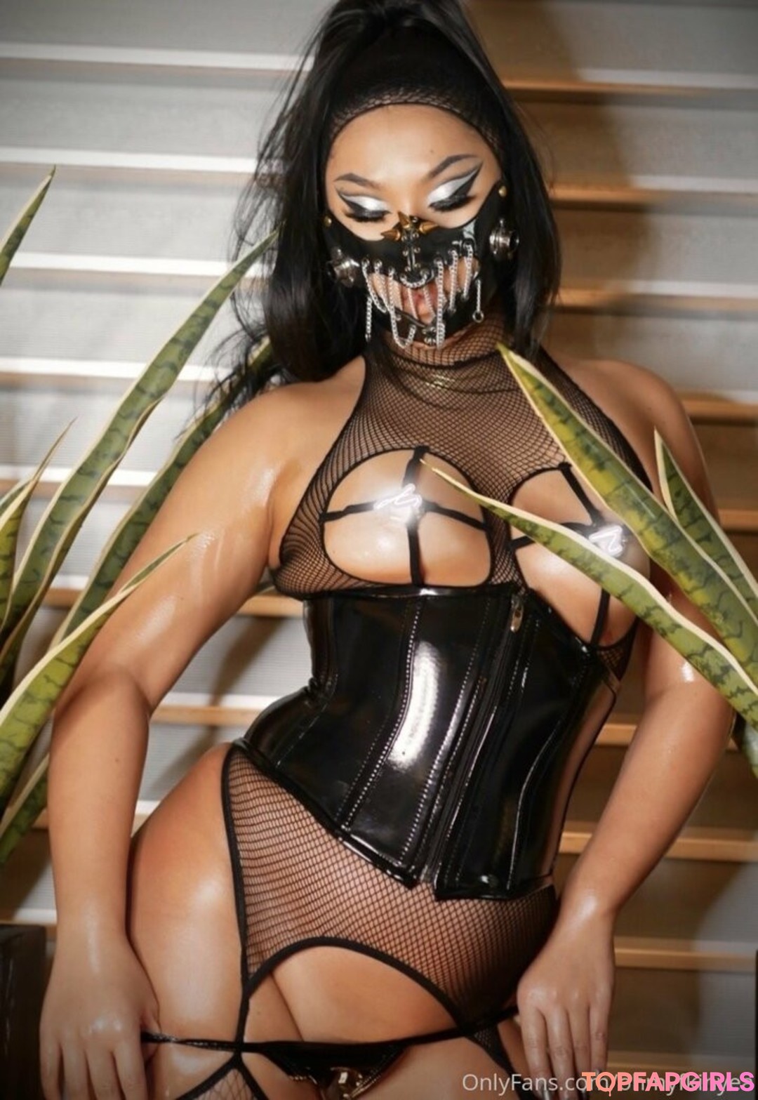 ohmyfkinyea exclusive model image