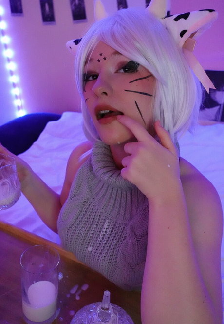 realneko tv model sexy gallery