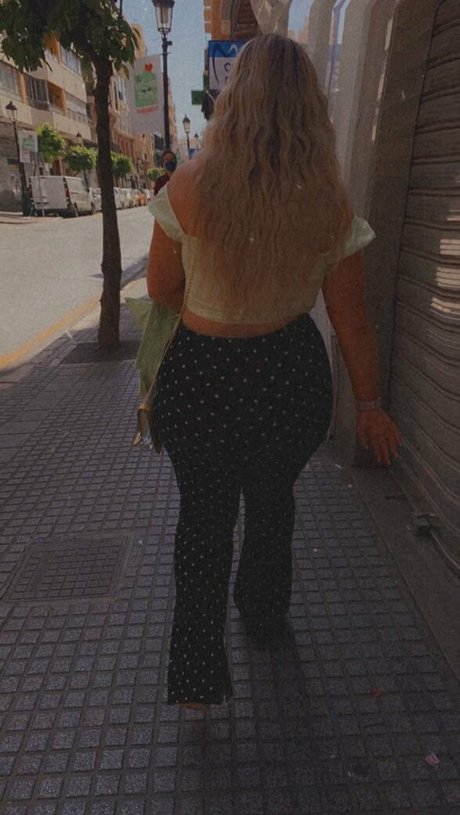 ellies19 perfect model photo