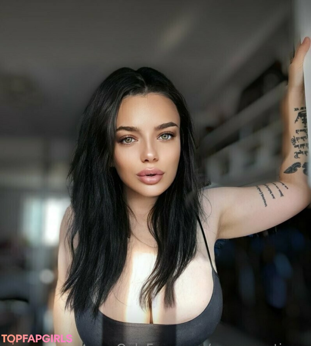 yoursweetiana pornstar hot galleries