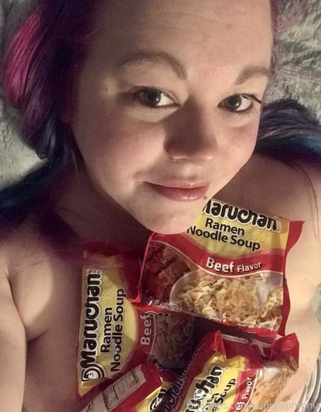 yourgalphronia model beautiful photo