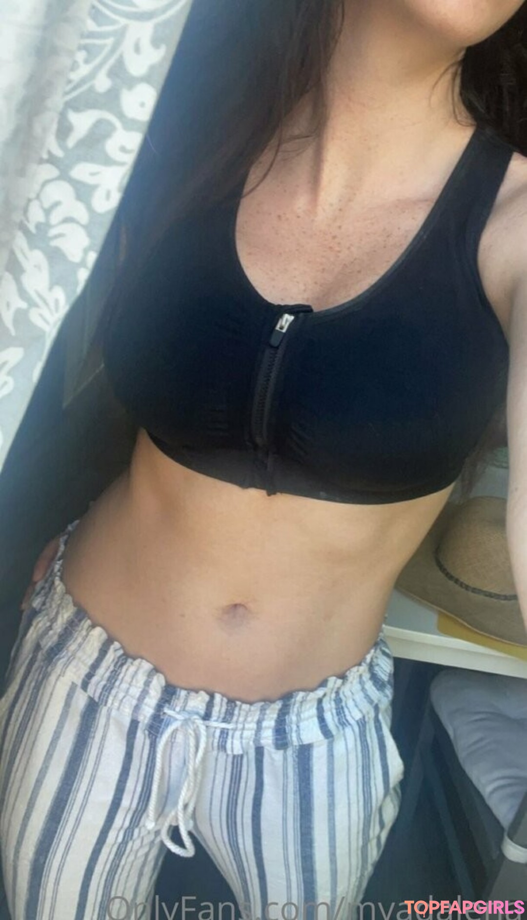 myadalena sex model photo