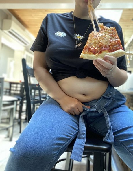 chunkyrose nude model picture