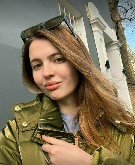 blonde cougar onlyfans sexy naked picture