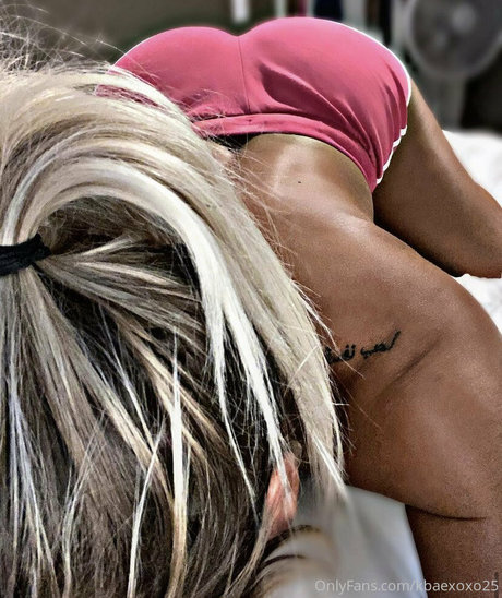 xxkinkykandixx erotic model image