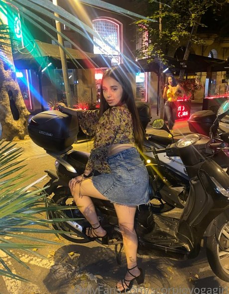 teen shemale onlyfans porn image