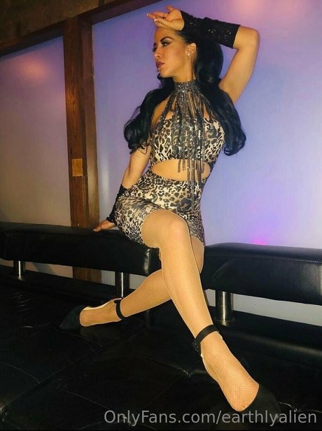 earthlyalien model nudes galleries