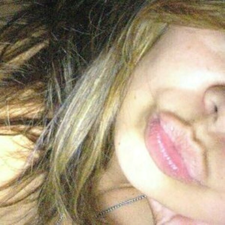 mia sexy30 star beautiful pics