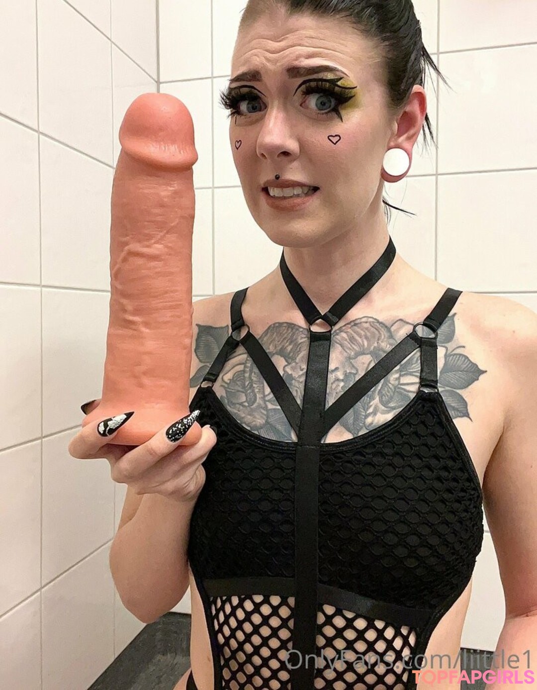 liittle1 pornographic model pics