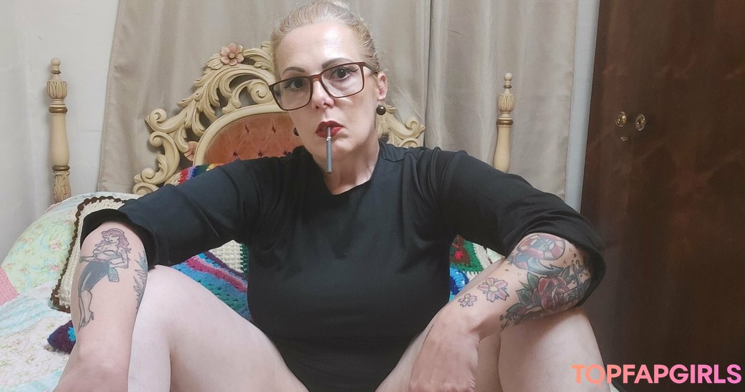 lady smoker queen pornstar sexy archive