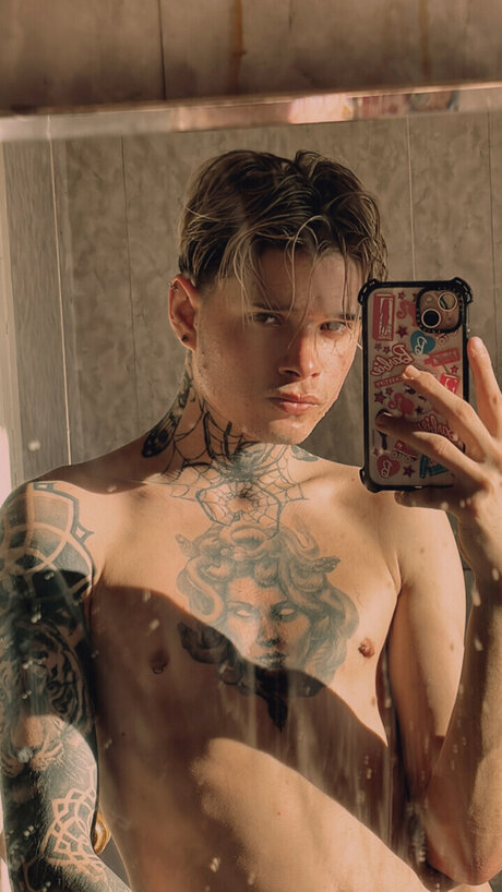 Kizzle art star photos