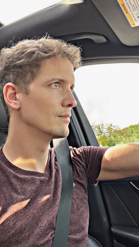 Omgitsjeffree nudes model pics