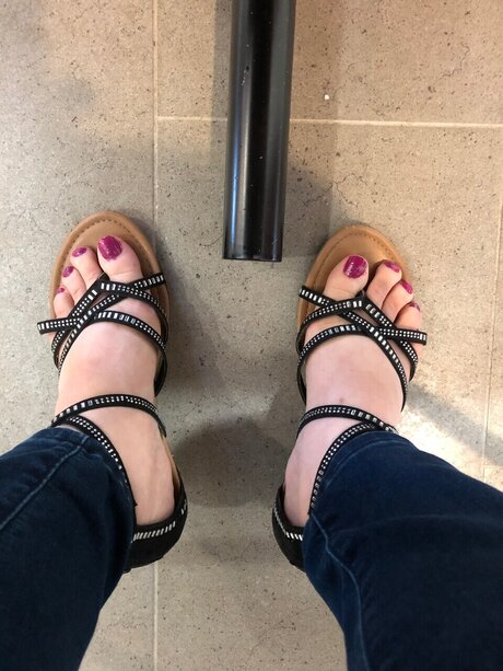 Mommiesfeets xxx actress image