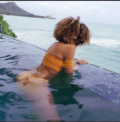 RollinWithMercy star erotic pic