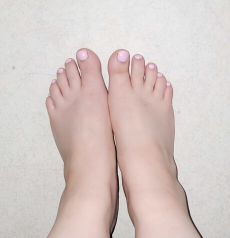 TippyToes81 porn star photos