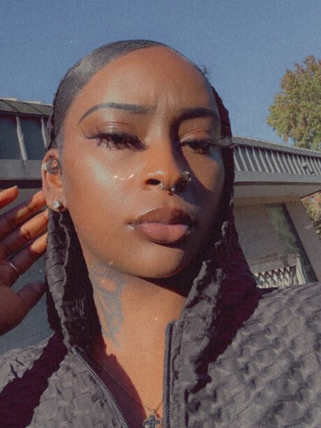 Juicy Marie porn model gallery