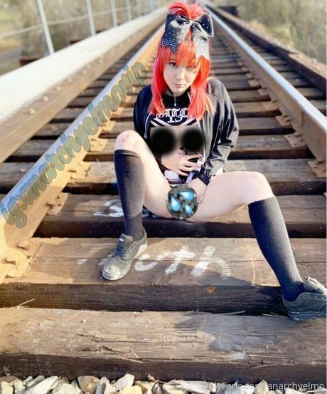 anarchyelmo star nude img