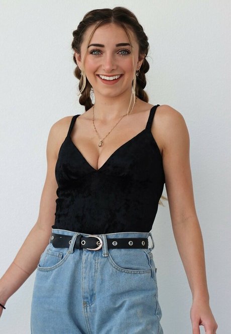 Brooklyn And Bailey model top galleries