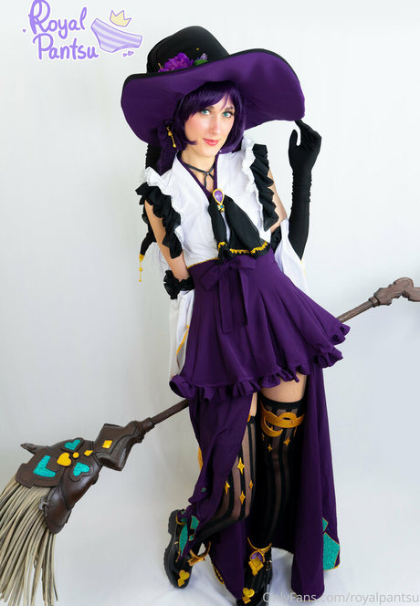 royalpantsu nude actress pictures