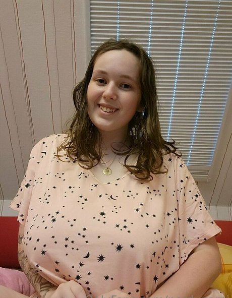 busty teen onlyfans beautiful naked pic