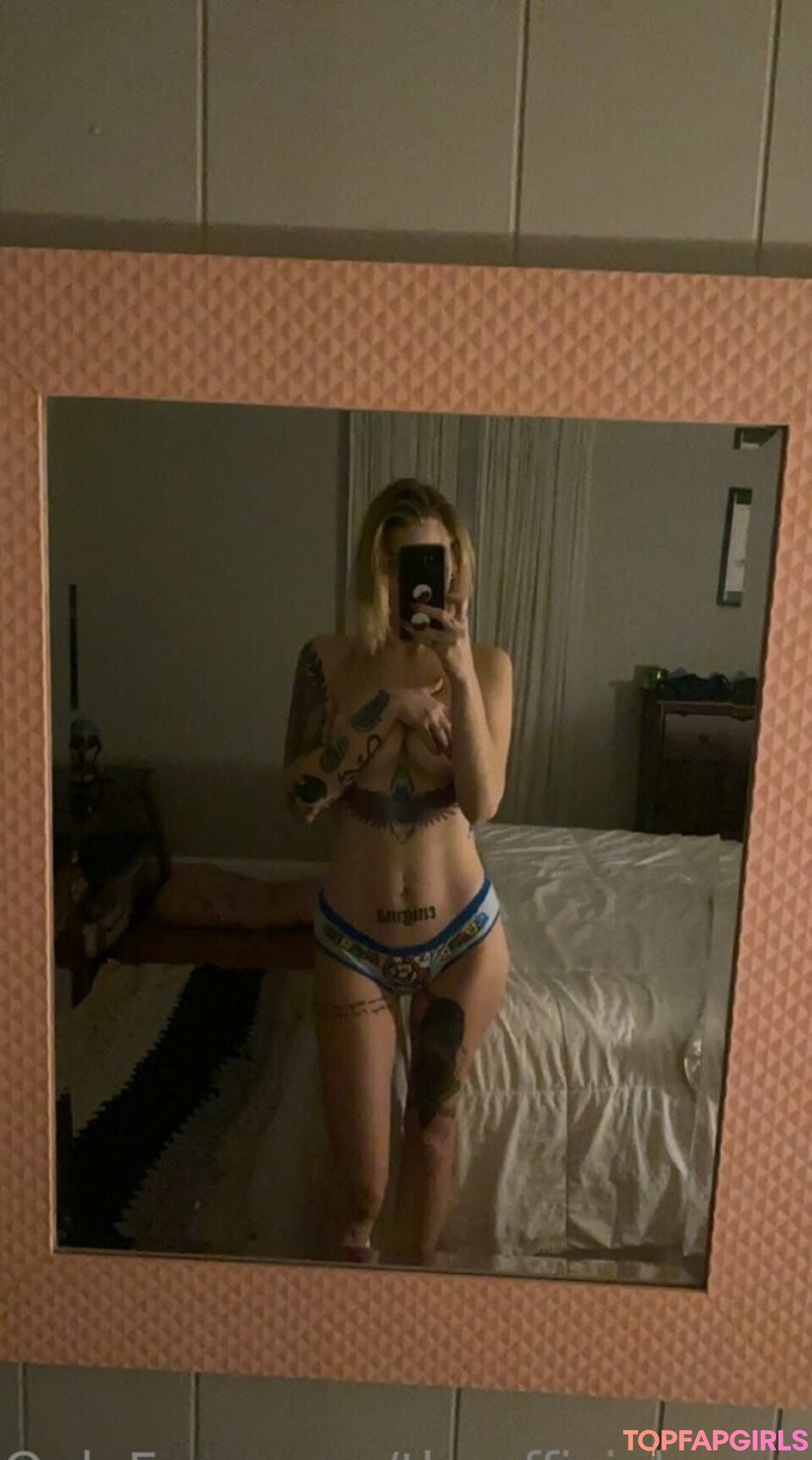 theofficialamandashow star nude pic
