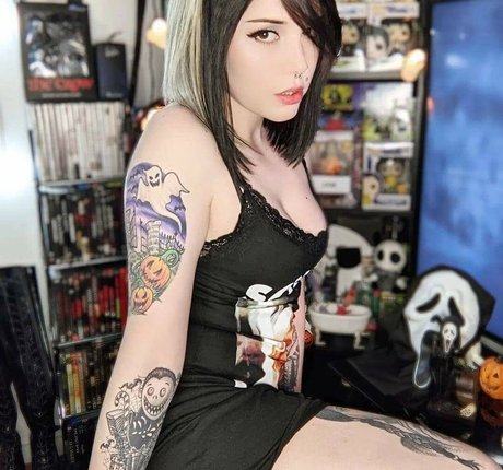 Pixxie rotten model art images