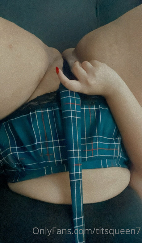 titsqueen7 model free img