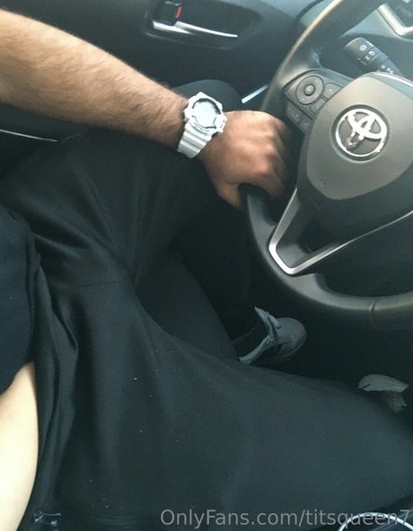 titsqueen7 model xxx photo