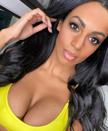 Michelle Bassetti star photos