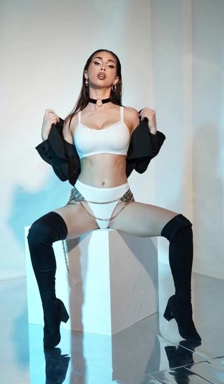 aisultana xxx actress photo