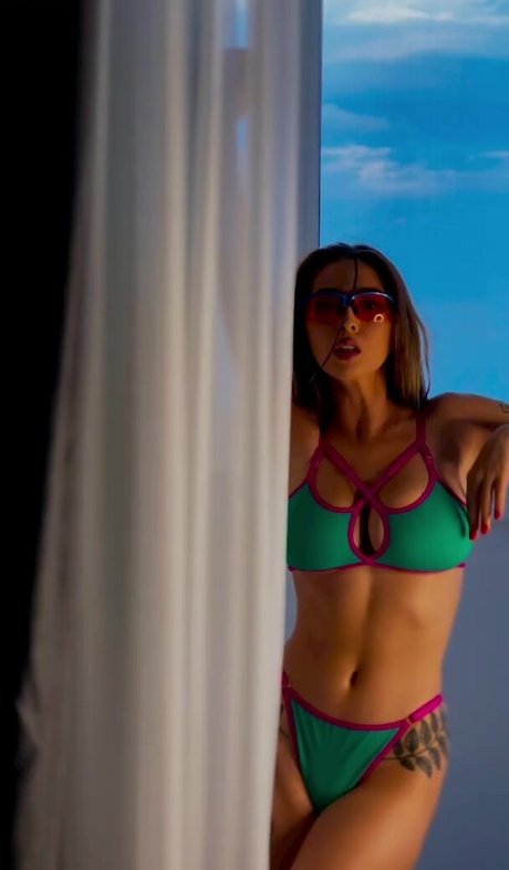 aisultana model free photos