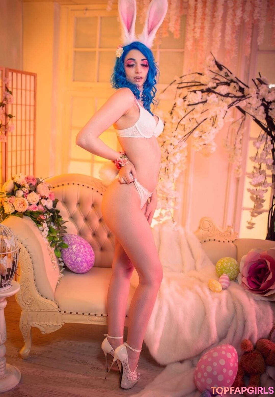 BloodyNyuu star erotic photo