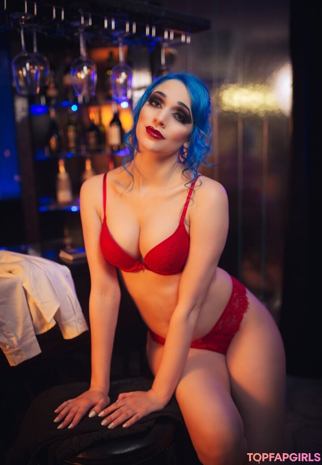 BloodyNyuu erotic actress photo