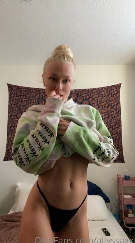 allyssaxx porn actress img