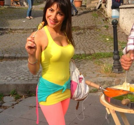 Serpil Cansz model hot gallery