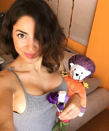 Serpil Cansz star img