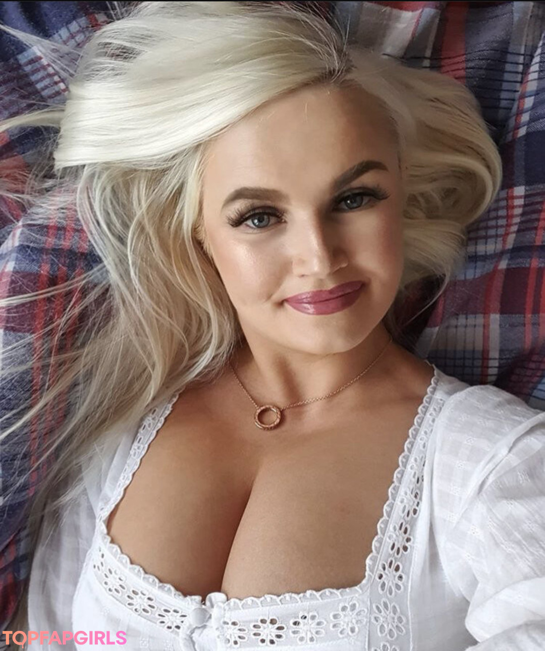 Zandra May star beautiful pics
